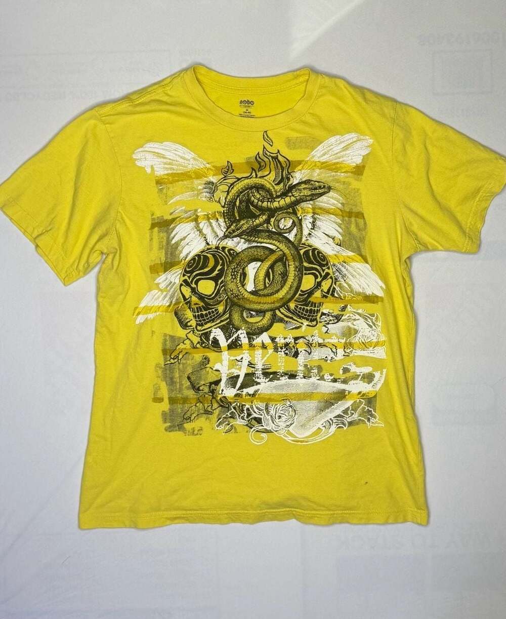 No Boundaries Y2K Mall Goth Graphic T-Shirt Snake Skull Wings Yellow Mens M